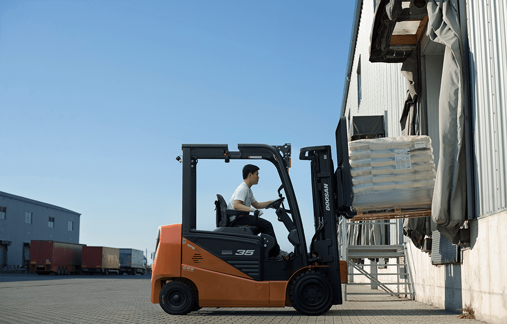 Choose the right forklift to save time and money