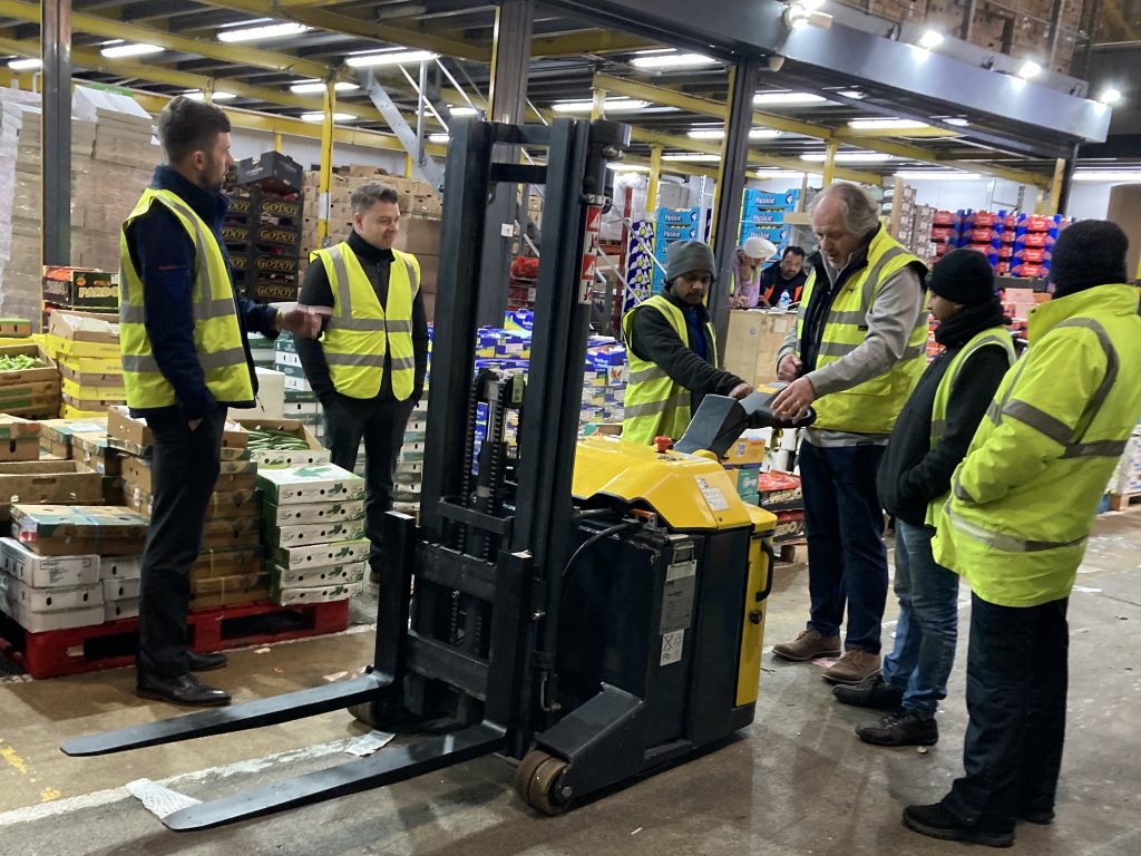 Last month, the team at Dawsongroup material handling’s New Spitalfields Market workshop held a demonstration of the Combilift CS pedestrian stacker.